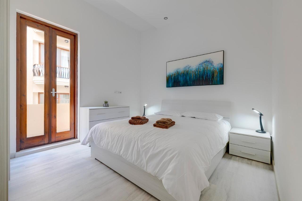 Modern Apartment In The Best Area Of Sliema Esterno foto