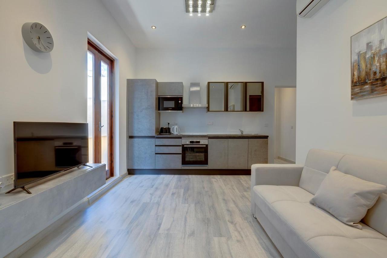 Modern Apartment In The Best Area Of Sliema Esterno foto