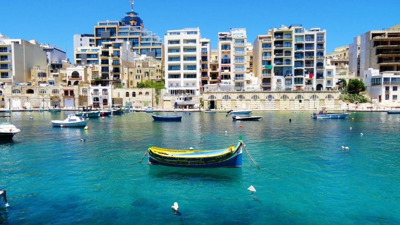 Modern Apartment In The Best Area Of Sliema Esterno foto